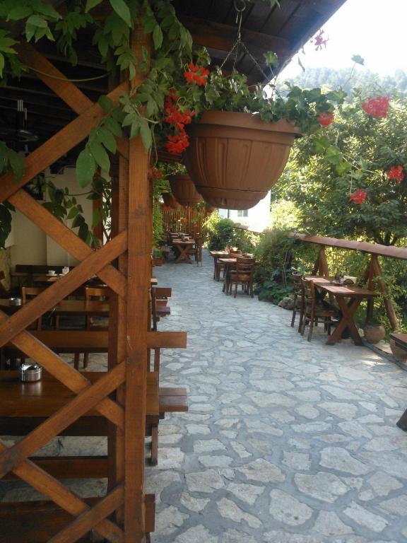 Family Hotel Veronika 데빈 외부 사진